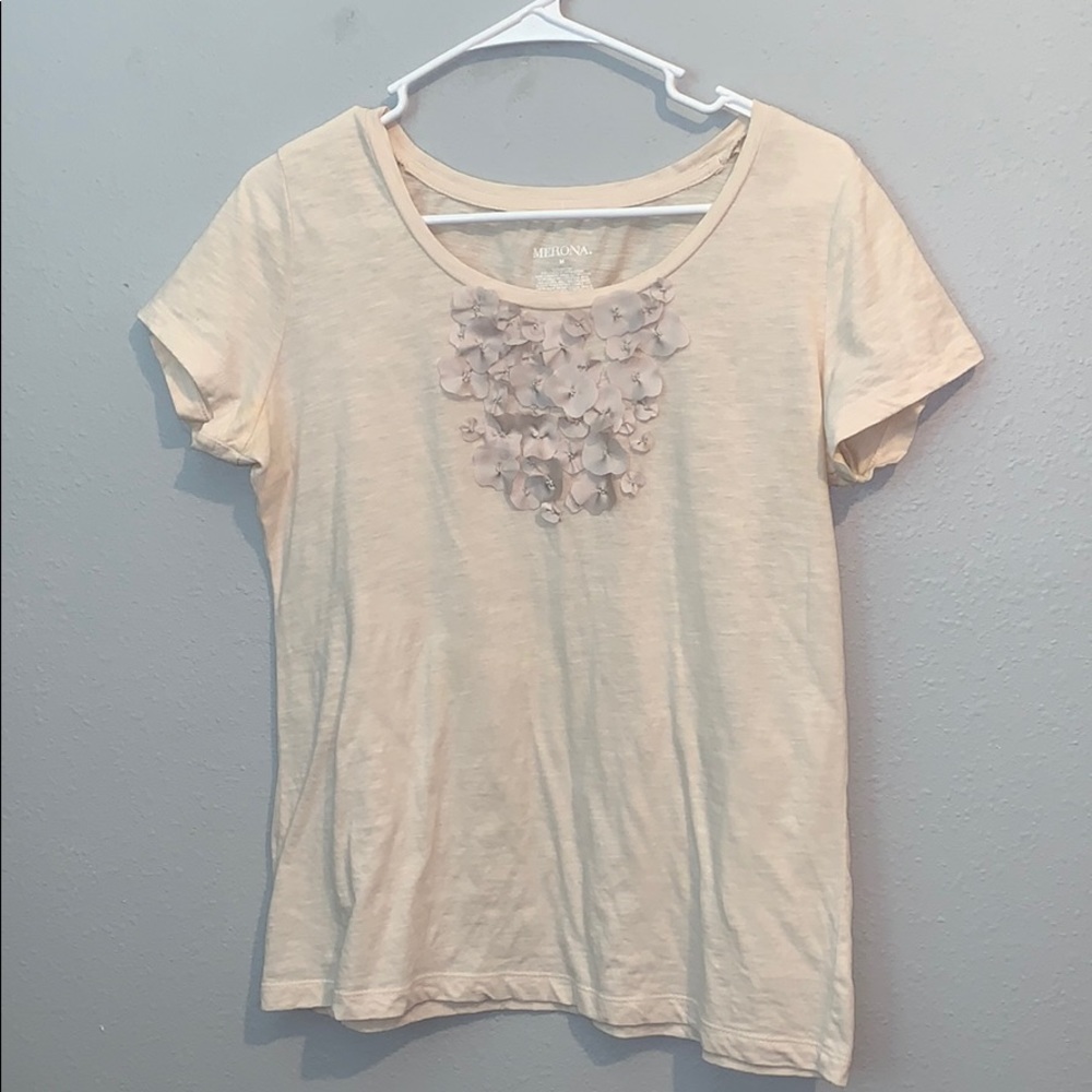 3/$25 Merona cream/beige top with flower detail